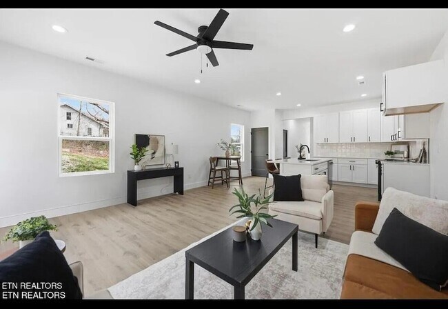 Foto del edificio - 3429 Garden Dr