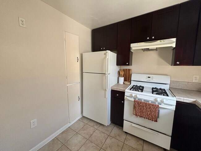 Foto del edificio - 4172-4176 CHEROKEE AVENUE