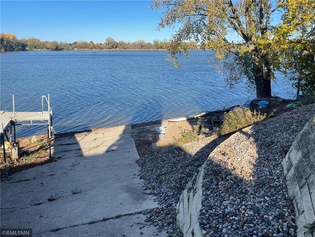 Building Photo - 28662 W Lake Dr