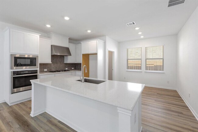 Building Photo - 117 Grn Knl Ln