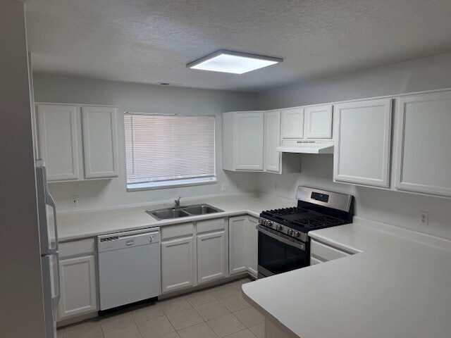 Foto del edificio - 6 Fairway Ln