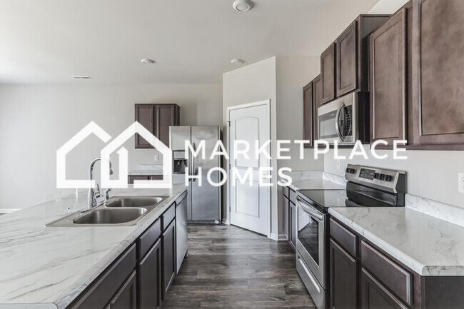 Foto del edificio - 15995 Glenncrest Ln