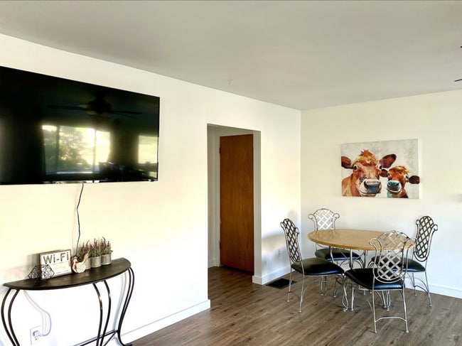 Photo - 3637 Front St House