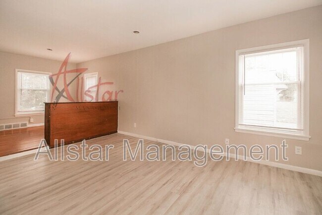 Foto del edificio - 3085 Somerton Rd