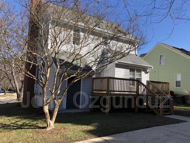 Building Photo - 2809 Broadlands Dr