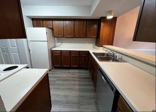 Foto del edificio - 6701 Dickens Ferry Rd