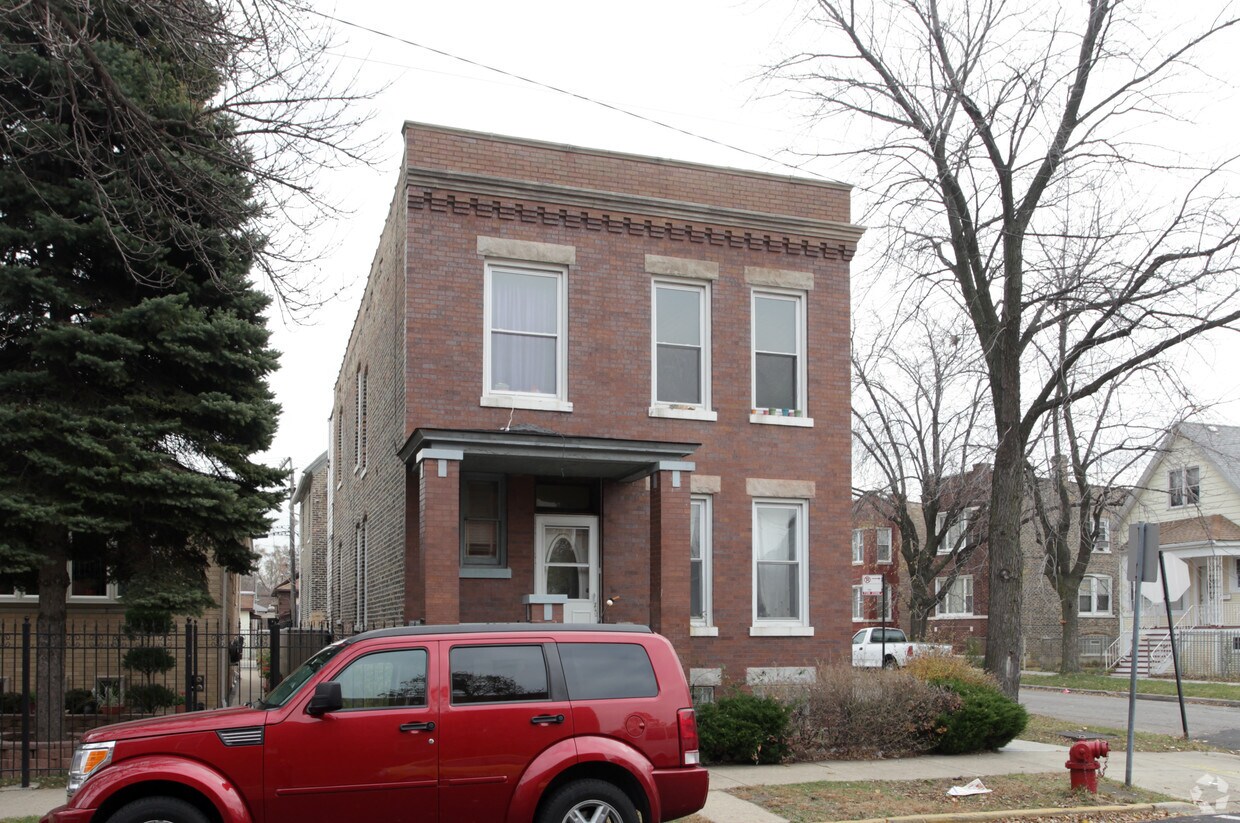 Building Photo - 3559 S Rockwell St