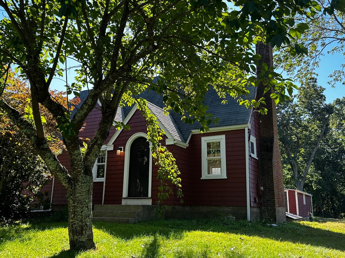 Primary Photo - 96 Adams St