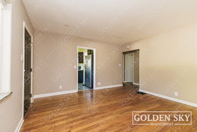 Building Photo - 5161 Primrose Ave