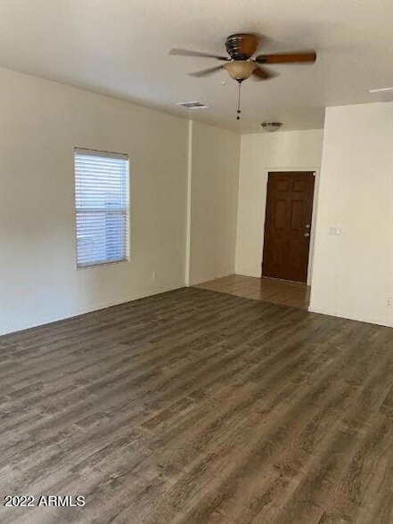 Building Photo - 8777 W Dahlia Dr