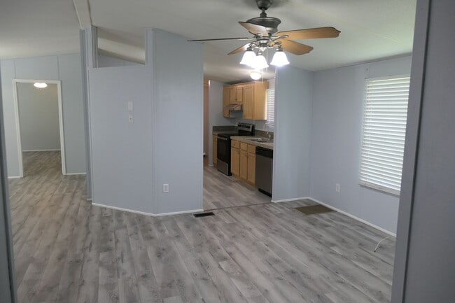 Building Photo - Updated 3/2 Double Mobile Home in Crawford...