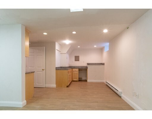 Building Photo - 341 Chestnut St