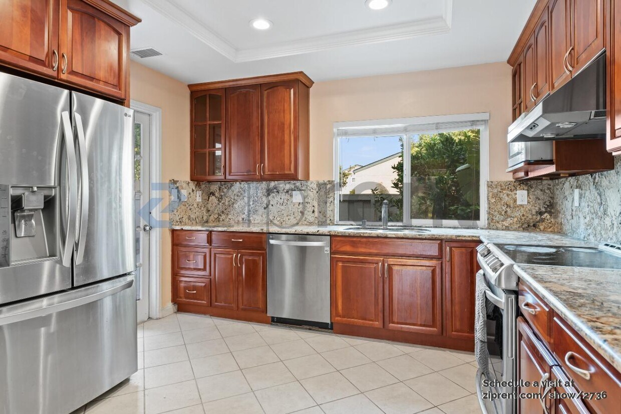 Foto principal - 644 Celestial Ln