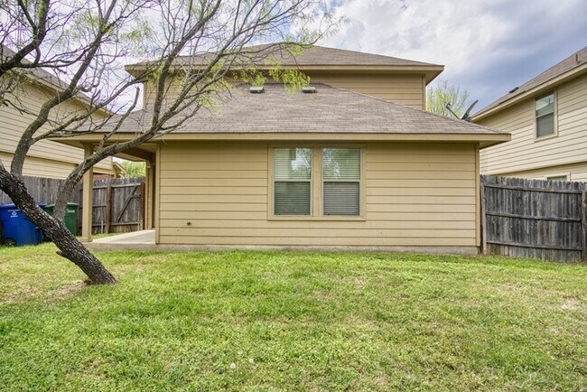 Building Photo - Ashley Heights - 8926 Gerald Ohara, San An...