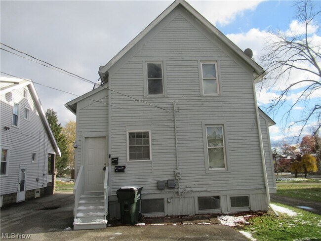 Building Photo - 67 Woodrow Ave