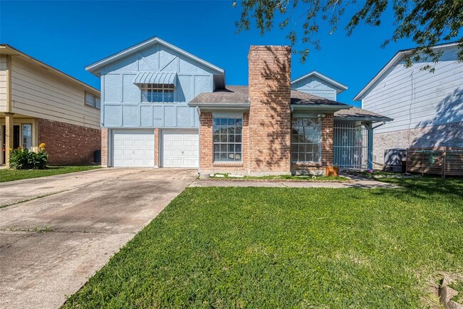 Building Photo - 10819 Sageriver Dr