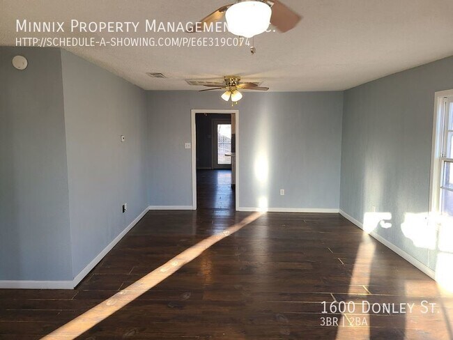 Foto del edificio - 1600 Donley St.