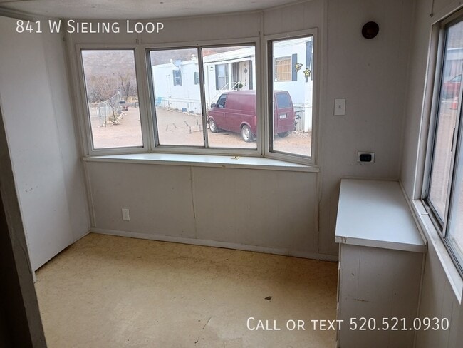 Building Photo - 841 W Sieling Loop