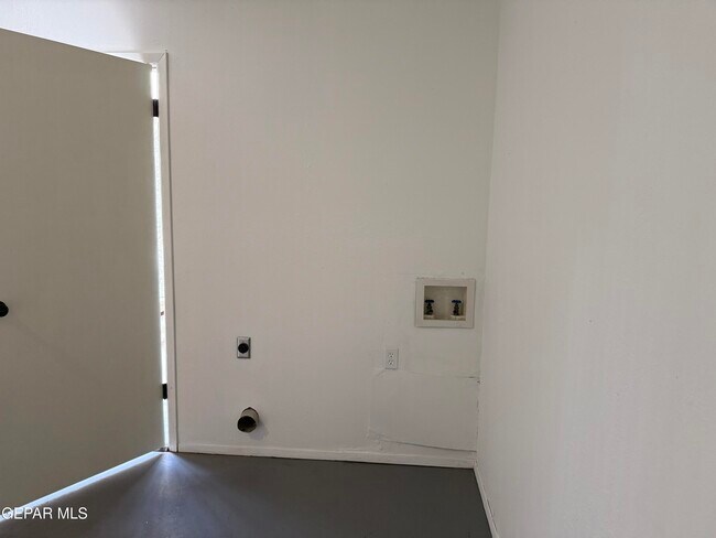 Building Photo - 10642 Cuatro Vistas Dr