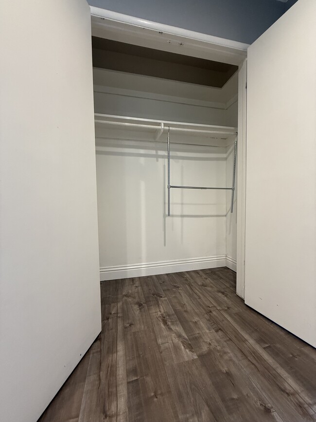 Foto del edificio - 10625 Dempsey Ave