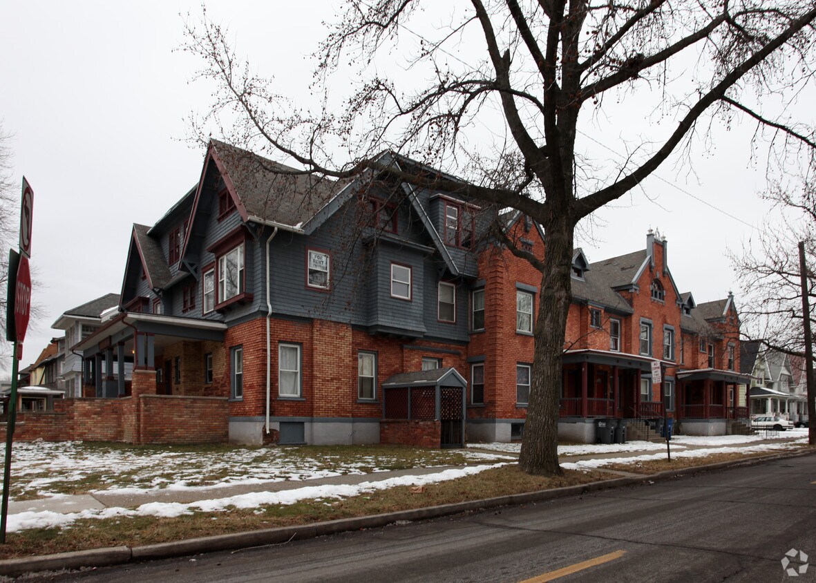 Primary Photo - 2353 Fulton St