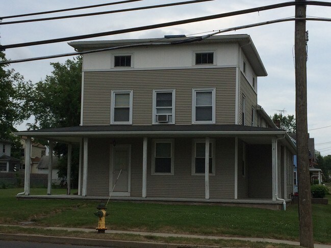 4 Family Private Home - 42 Silver St