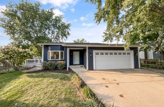 Building Photo - 377 Oakwood Dr