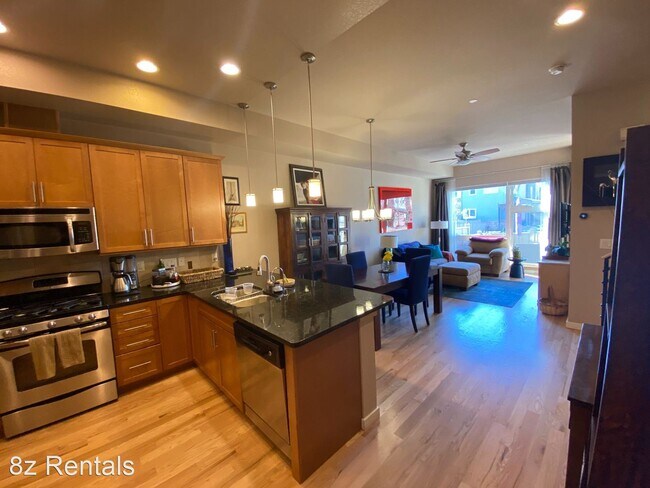 Foto del edificio - 2 br, 3.5 bath House - 4170 Longview Lane