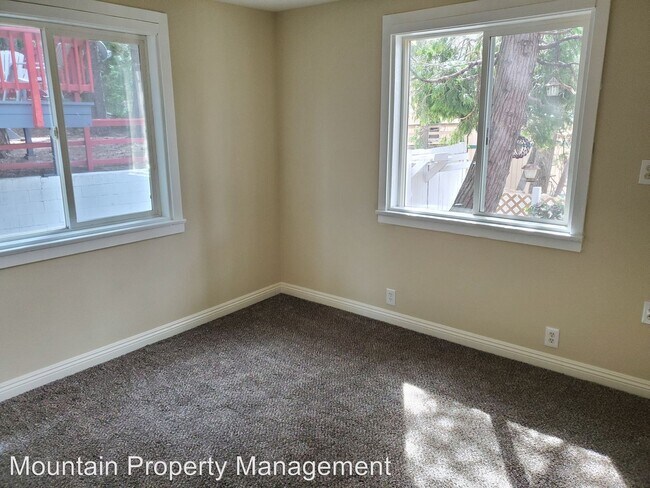 Building Photo - 3 br, 1 bath House - 761 Arth Dr