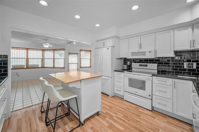 Building Photo - 2017 Santiago Way S