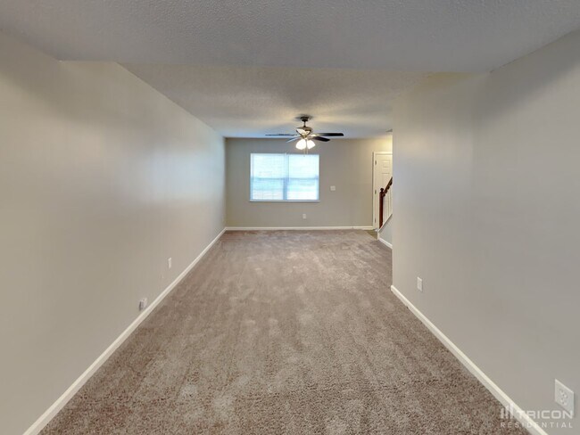 Foto del edificio - 741 Elderberry Ln