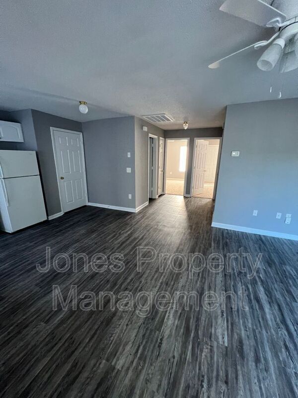 Building Photo - 708 Bringle Ferry Rd