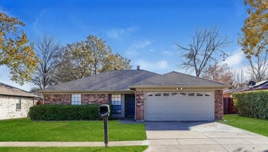 Building Photo - 528 Greenway Dr