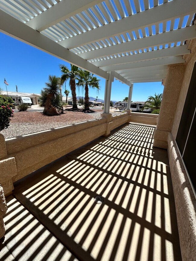 Building Photo - Furnished Winter Home!