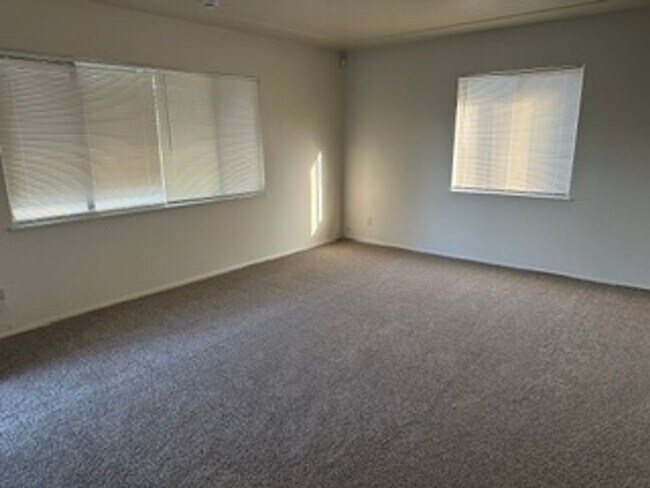 Foto del edificio - 1248 N Thorne Ave