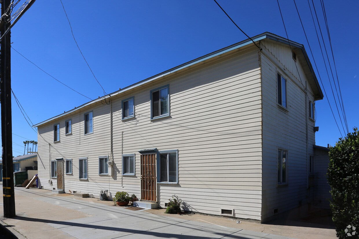 Exterior Photo - 920 S Pacific St