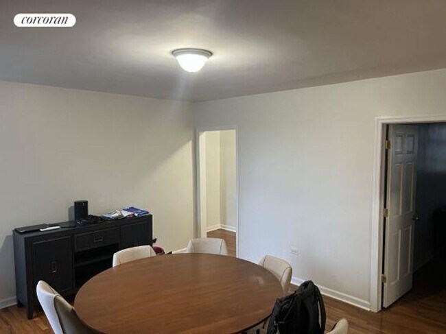 Building Photo - 1326 Riverside Dr