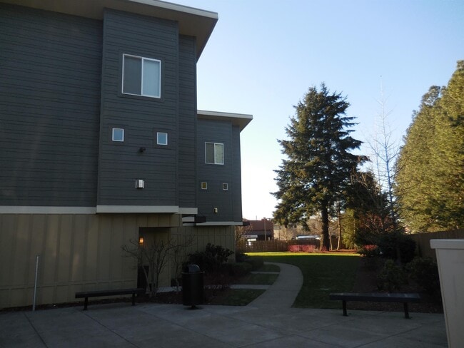 Photo - 1005 SW 166th Ave Townhome