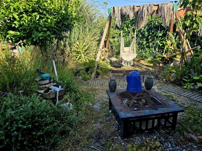 Foto del edificio - 2 Bed/1 Bath Craftsman Bungalow w/ Expansi...