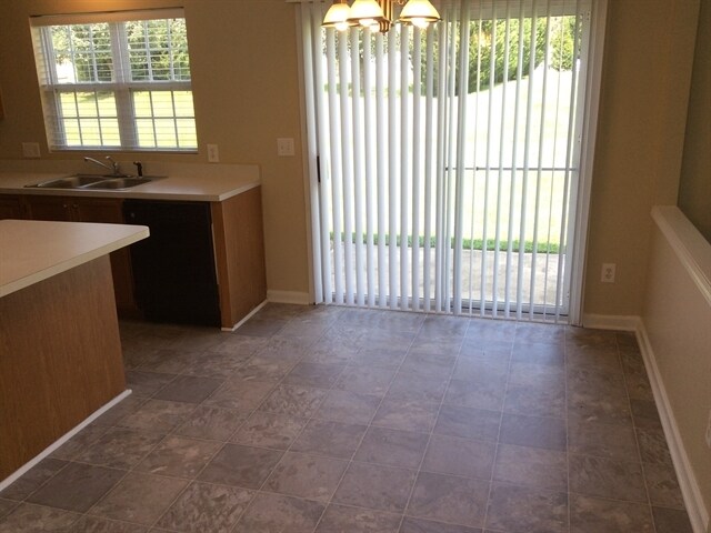 Foto del edificio - 4808 Cardinal Grove Blvd