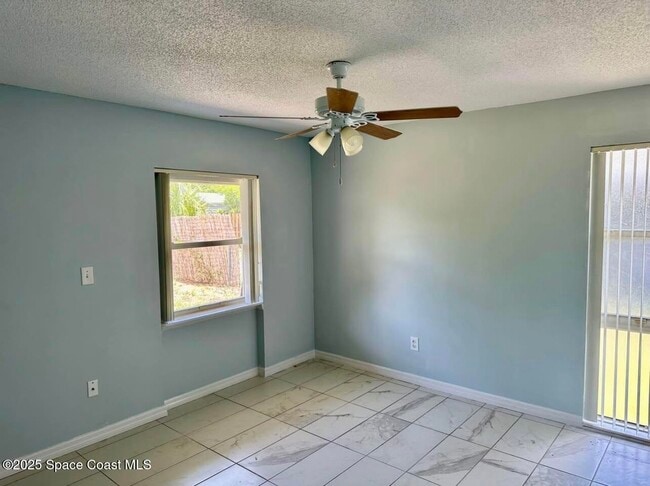 Building Photo - 746 Bianca Dr NE