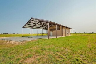 Building Photo - 3400 Cordova Rd