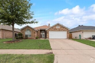 Building Photo - 323 Crestview Dr
