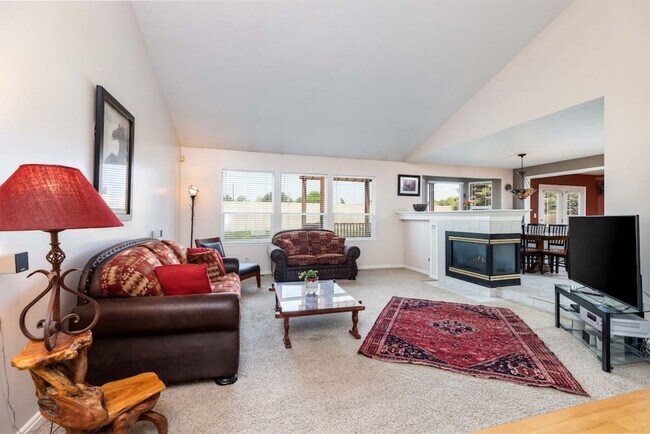 Building Photo - 8126 Clover Spring Ln