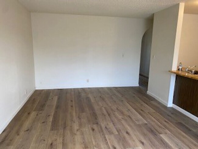 Foto del edificio - 800 Dogwood Cir