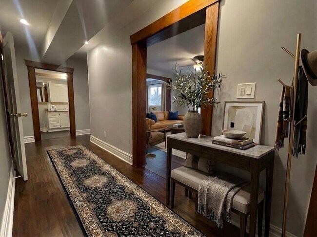 Building Photo - Stunning 2 Bedroom Garden Terrace Suite!