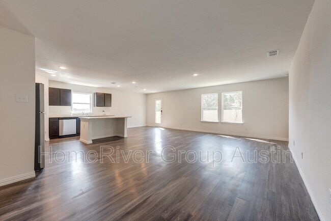 Building Photo - 1305 Excel Dr