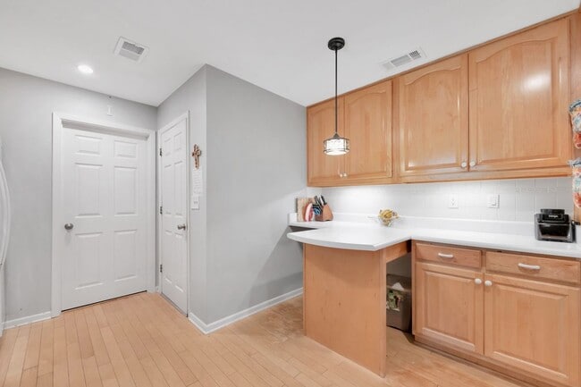 Building Photo - 1126 Coral Dr