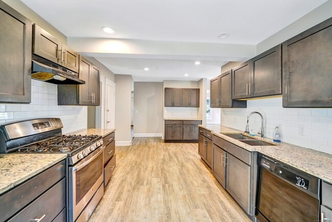 Building Photo - 133 Fiske St