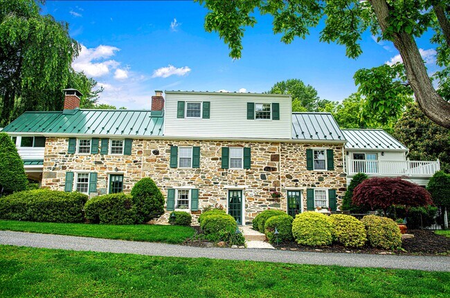 Foto del edificio - 607 E Wheel Rd